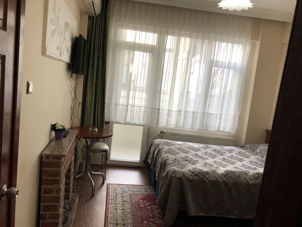 Family Quadruple Room photo 3