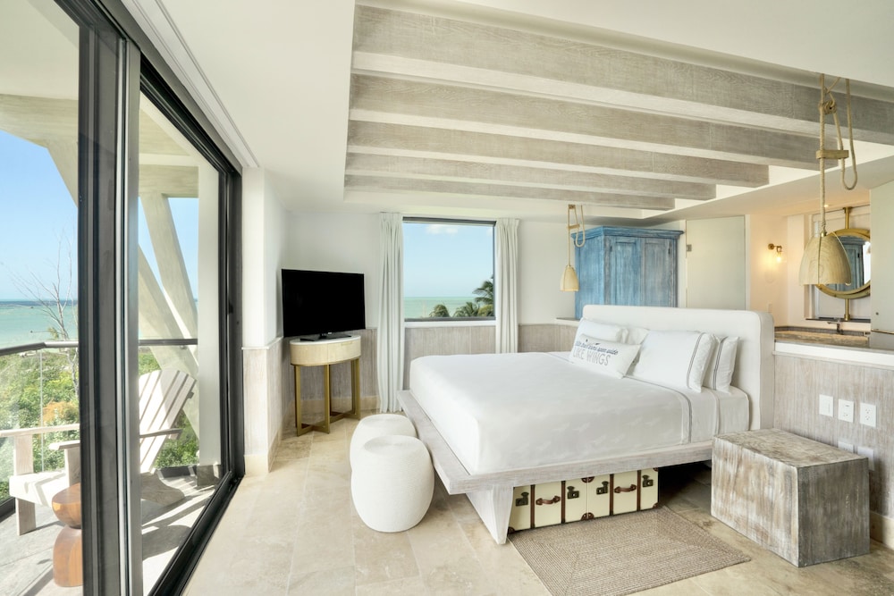 ROYAL Oceanview "Barefoot" Suite - Photo 5