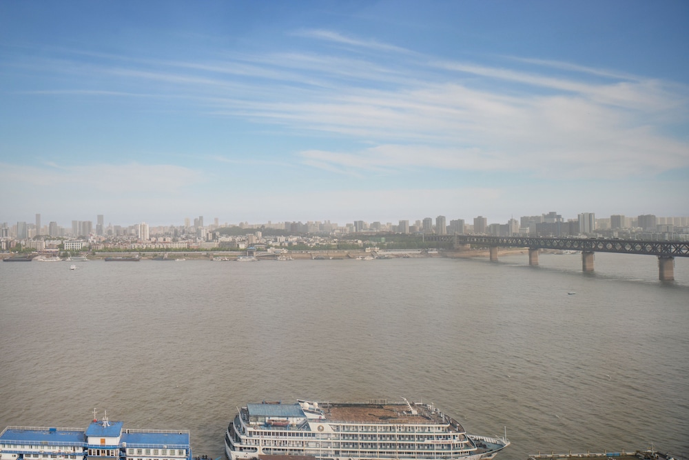 1 King 1 Bdrm Suite River view Top Floor