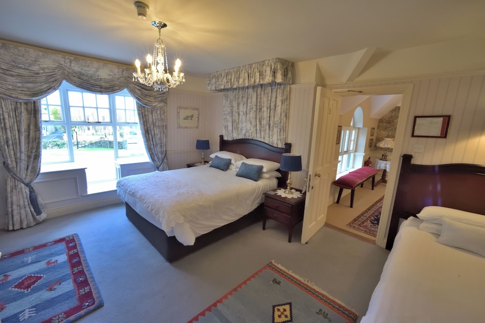 Double or Twin Room - Photo 11