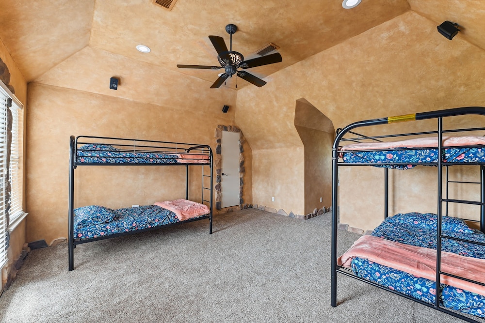 House (4 Bedrooms) photo 1