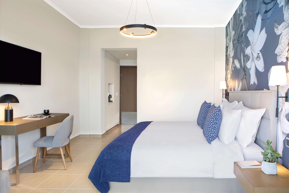 Deluxe Double Room Sharing Pool - Photo 6