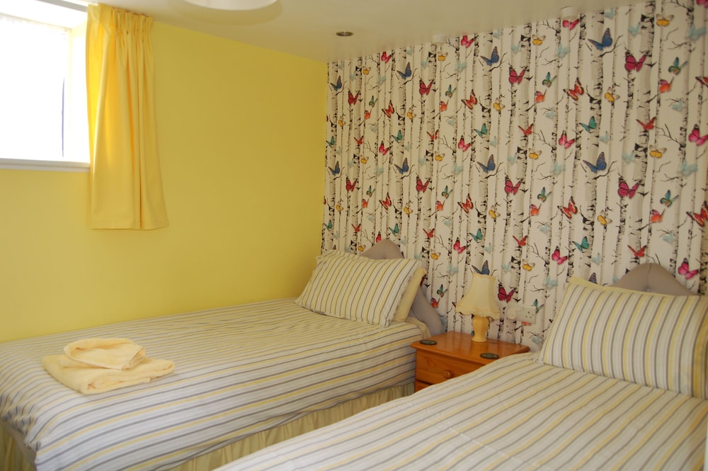 Twin Room, Ensuite (Spring Meadow)