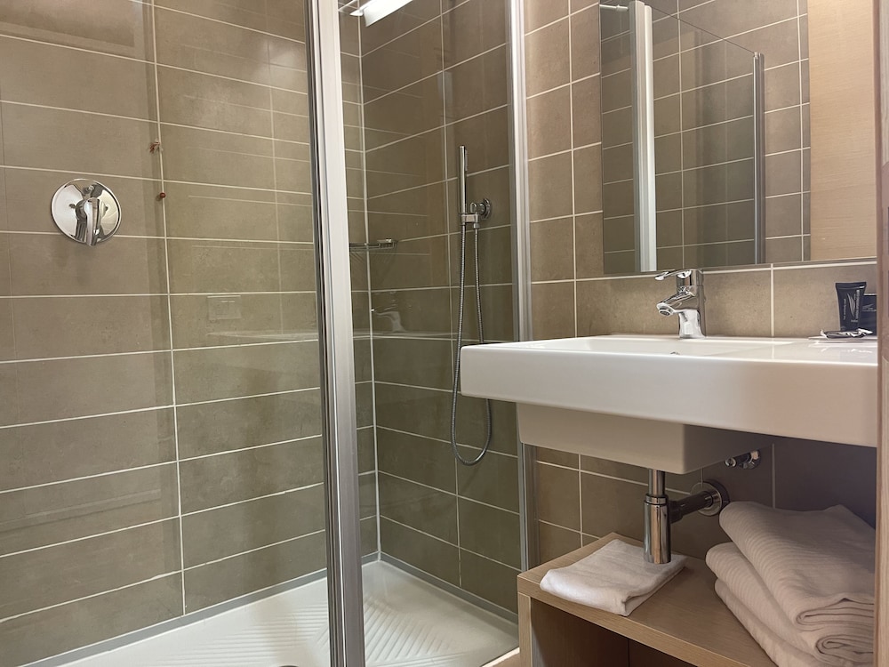 Deluxe Room, 1 Bedroom, Balcony photo 3