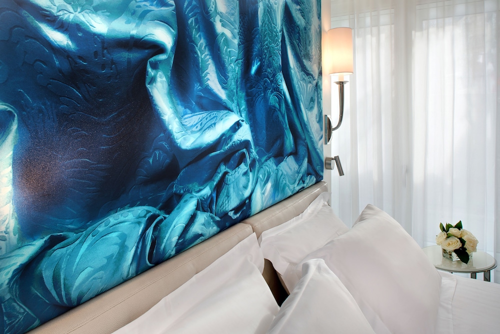 Classic Double Room, City View photo 3