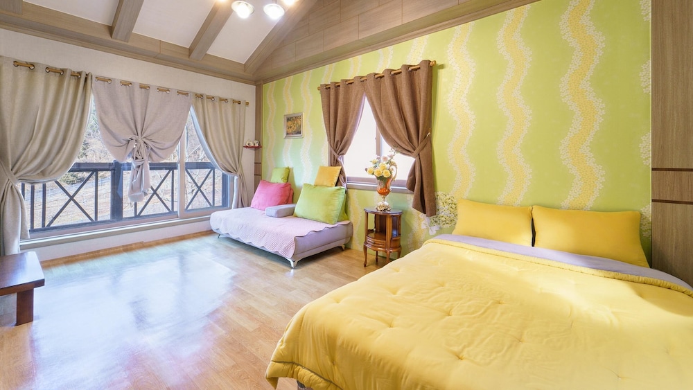 Basic Room, 1 Bedroom (Romantic Room 203)