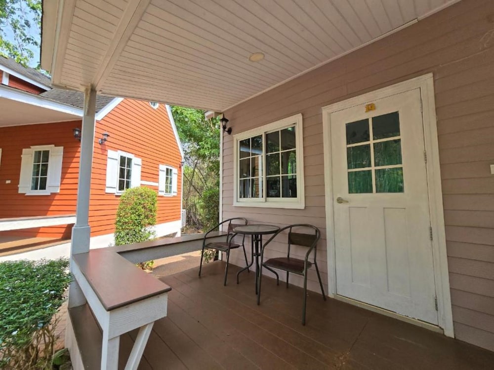 Standard Bungalow - Photo 2