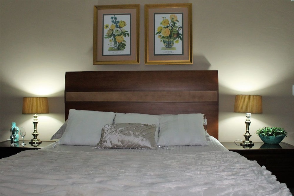 Duplex, 1 Queen Bed, Non Smoking photo 1