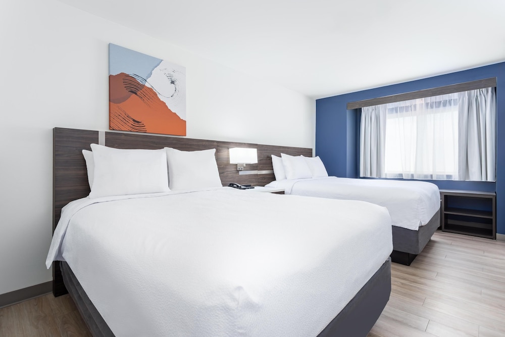 Room, 2 Queen Beds - Photo 1