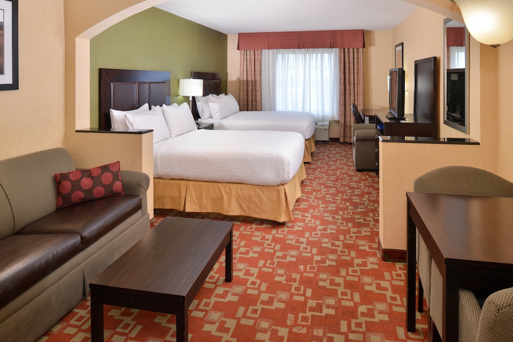 Standard Room, 2 Queen Beds photo 2
