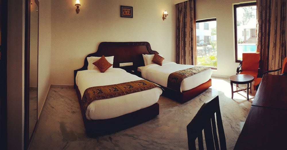 Superior Double Or Twin Room, Pool View photo 1