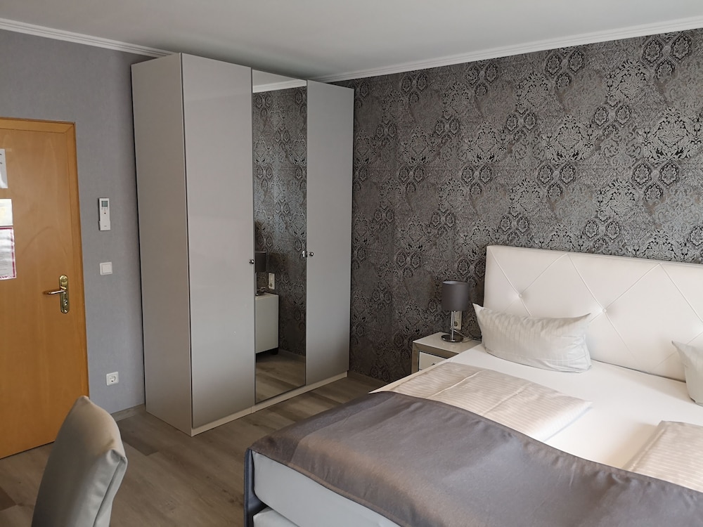 Comfort Double Room Single Use (Lichtentaler Strasse 19) photo 1