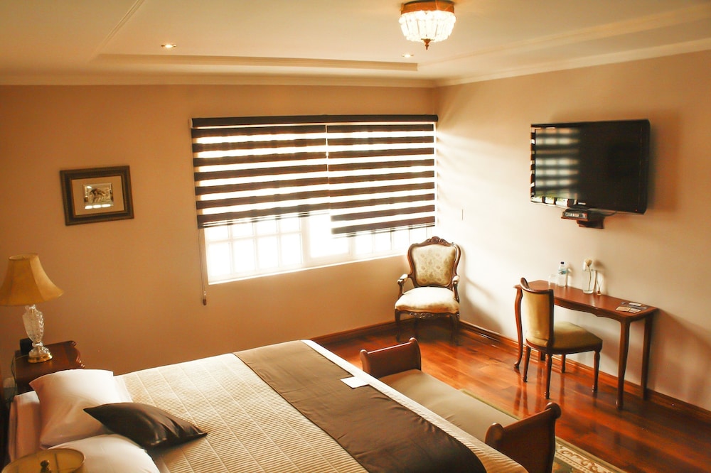 Luxury Suite photo 2