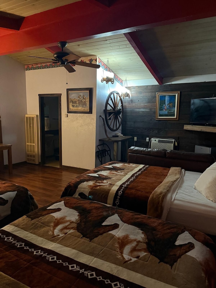 3 Queen size bed room photo 3