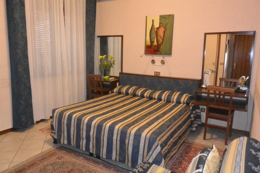 Double Room - Photo 4