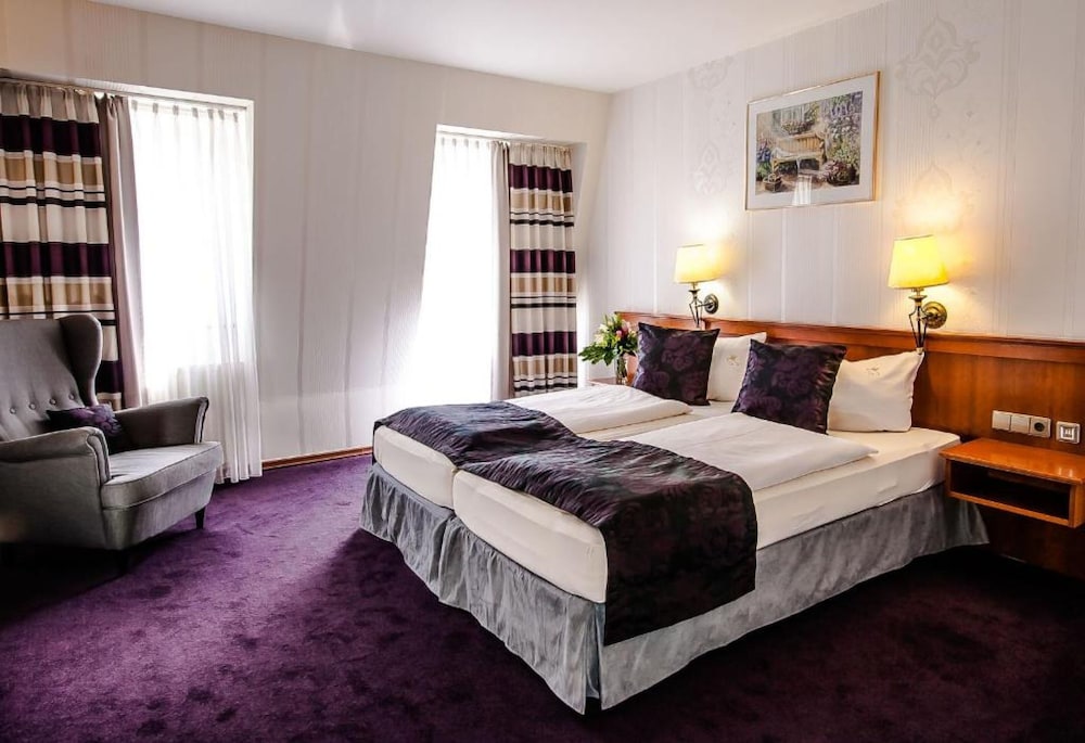 Classic Double Room, 1 Double Bed, Balcony, River View photo 2