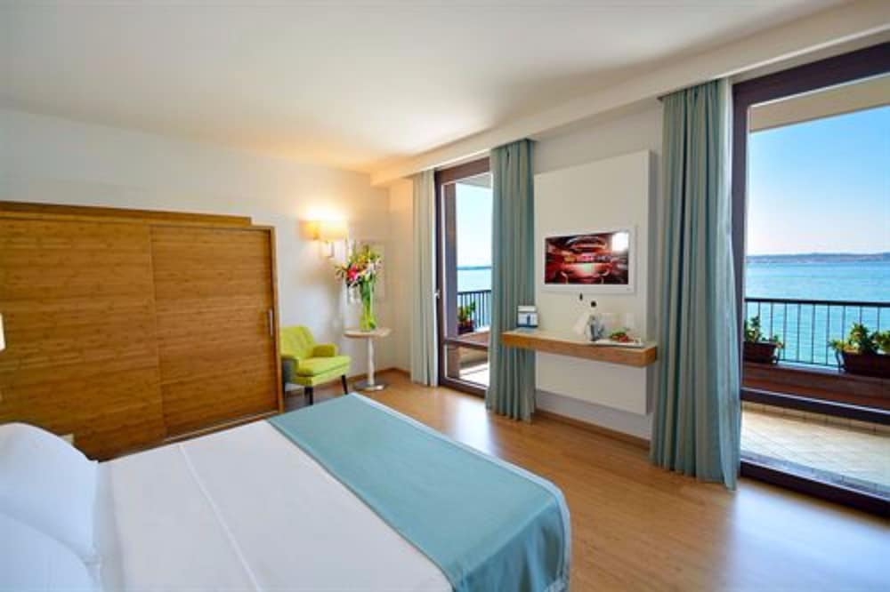 Chambre Panoramique, balcon, vue lac (Prestige)