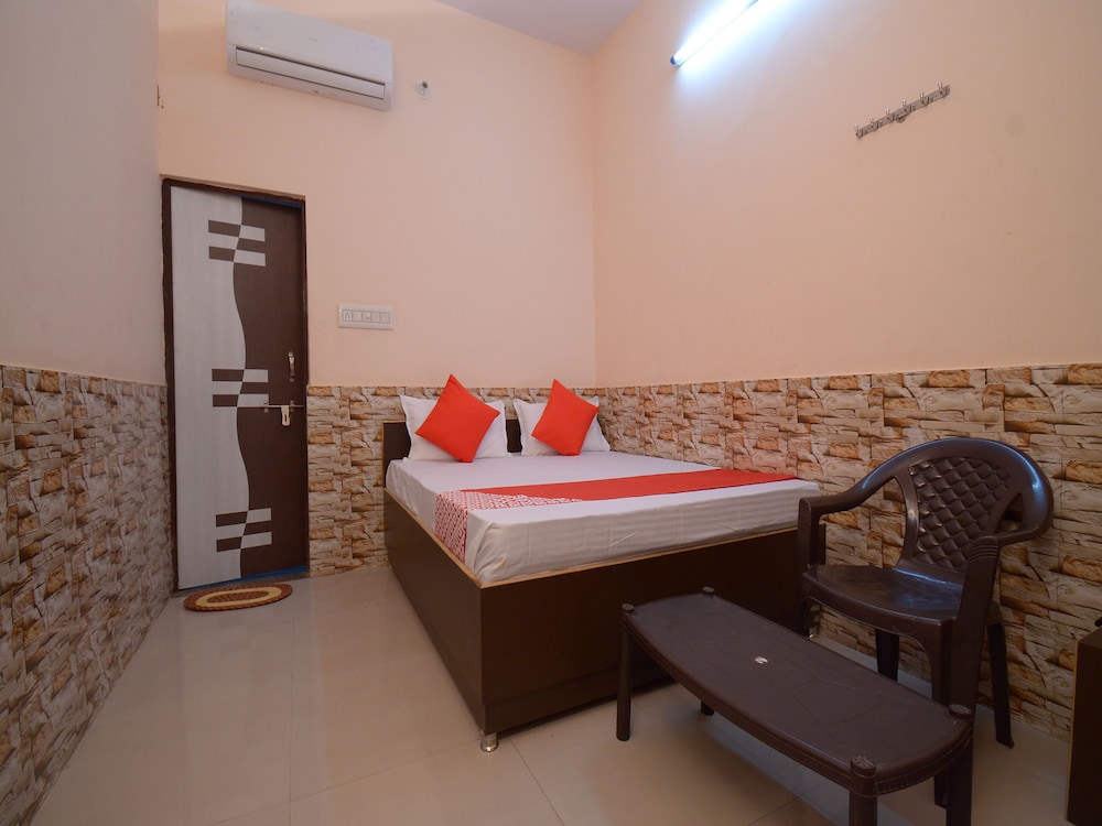 Single Room, 1 Queen Bed photo 2