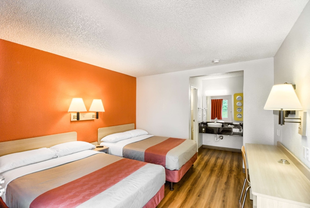 Standard Room, 2 Double Beds, Non Smoking photo 1