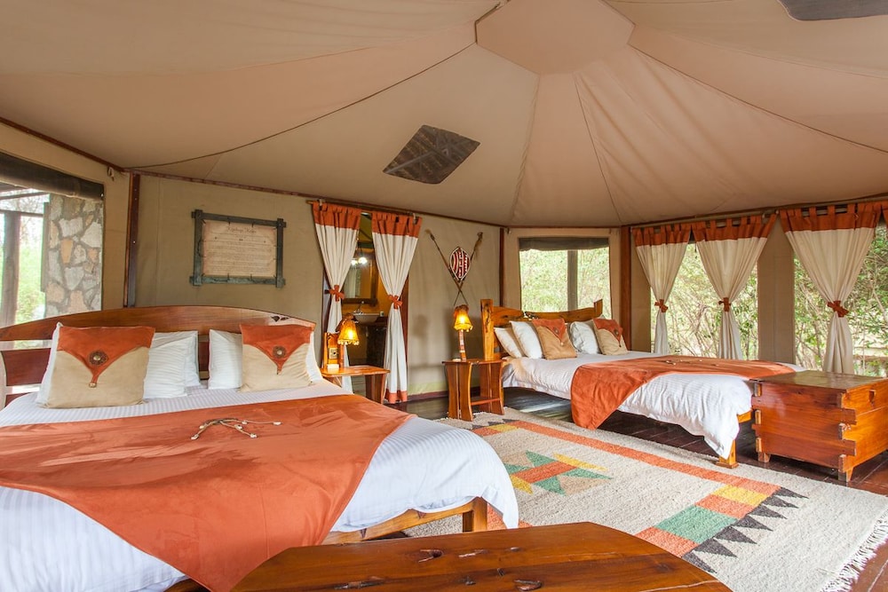 Luxury Tent, 1 Double Bed, River View photo 2