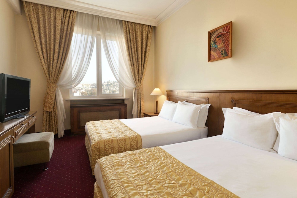 Suite, 2 Queen Beds, Non Smoking photo 1