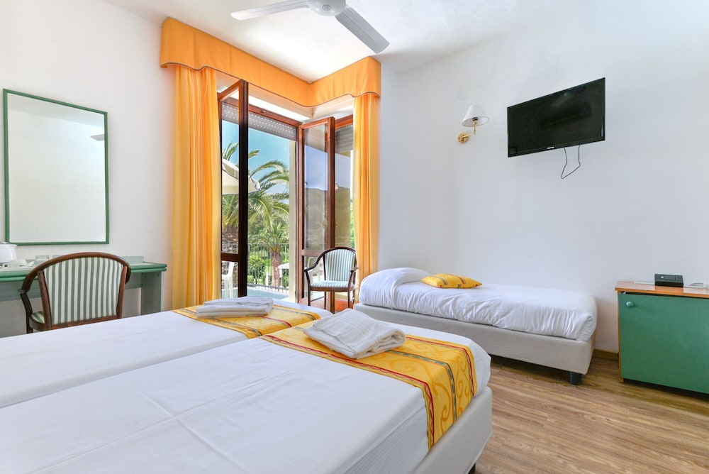 Classic Double Room - Photo 28
