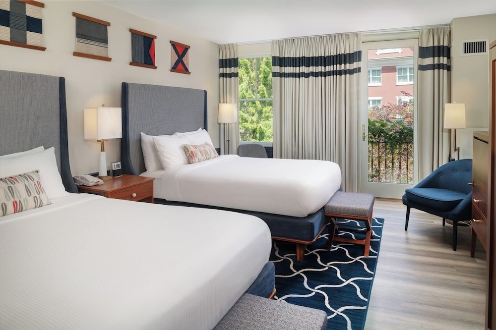 Room, 2 Queen Beds, Garden View