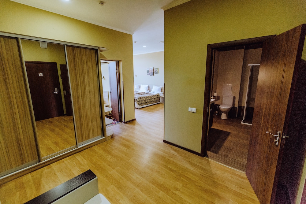 Family Apartment, 2 Bedrooms, Mountain View photo 2