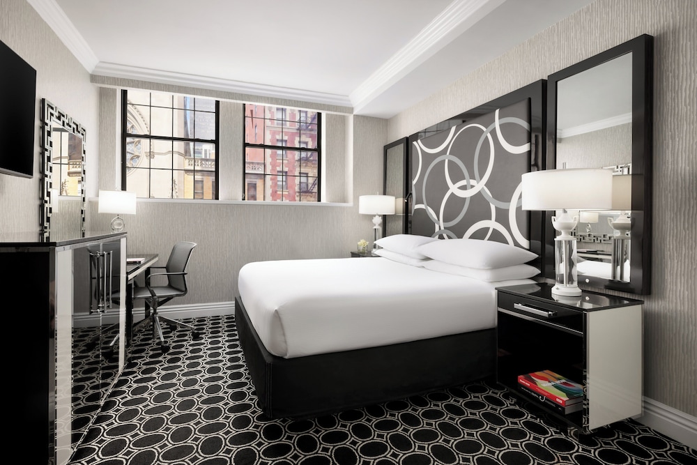 Deluxe Room, 1 Queen Bed