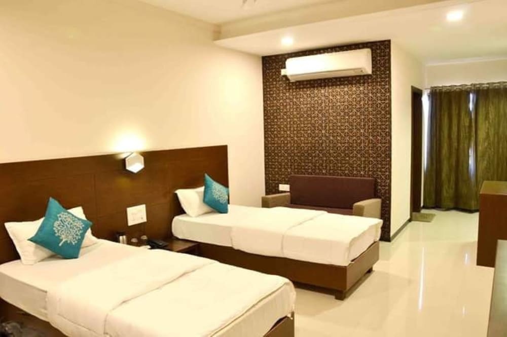 Deluxe Double Room, City View