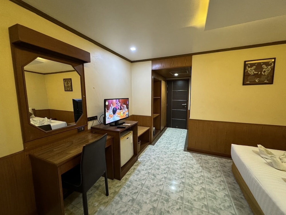 Standard Triple Room - Photo 11