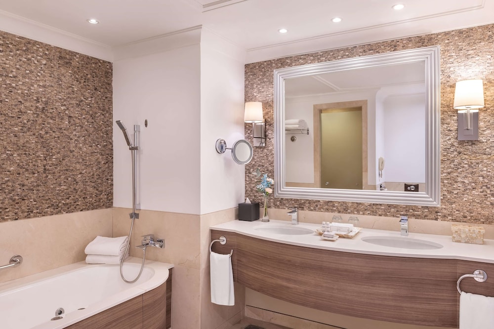 Garden View Junior Suite with Dedicated Pool, Private Beach & Mall Shuttle