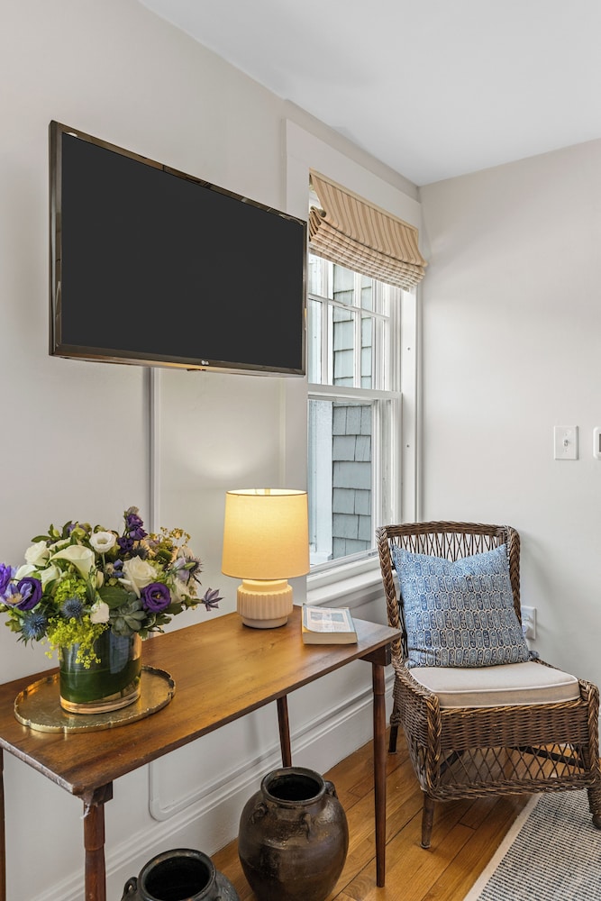 Manner House 2nd Floor - 1 Queen photo 3