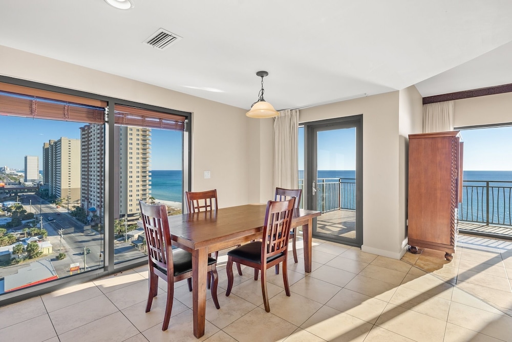 Suite, 3 Bedrooms photo 2