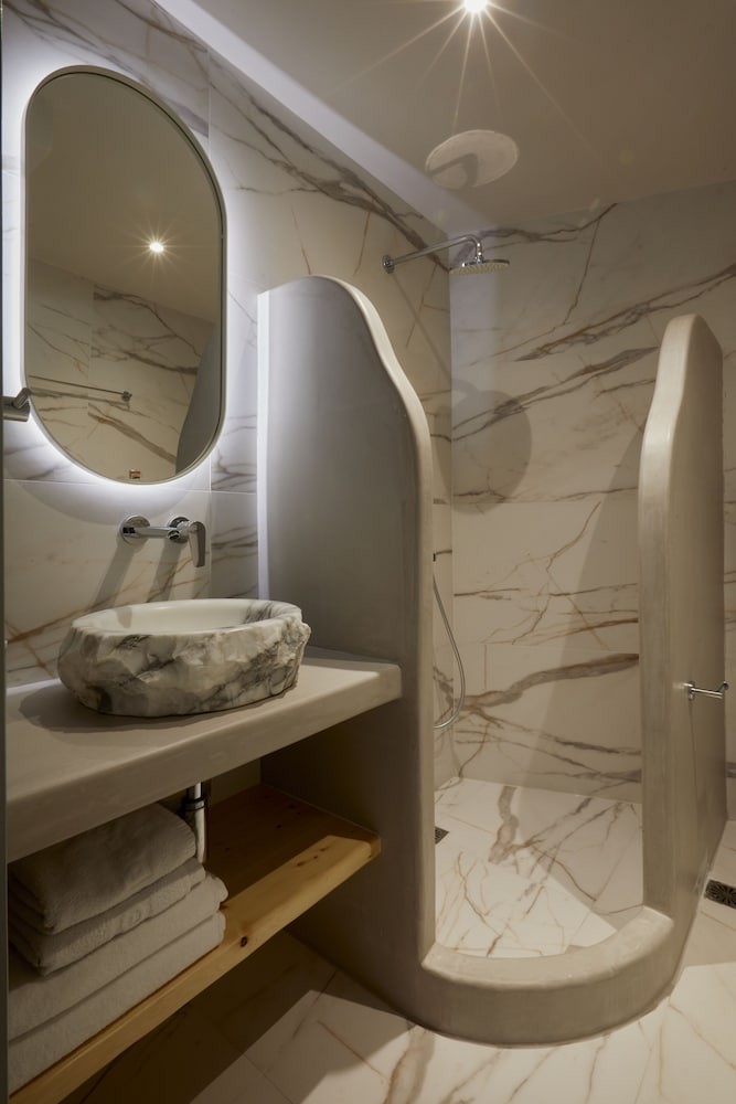 Comfort Room - Photo 4