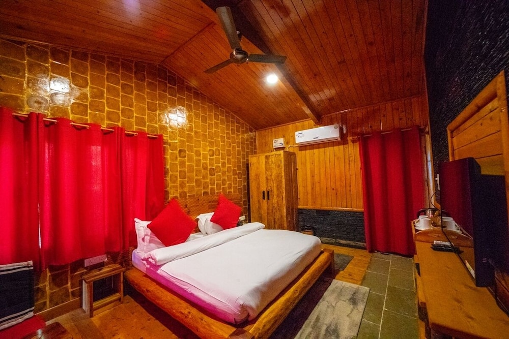 Deluxe Suite, 1 King Bed photo 3