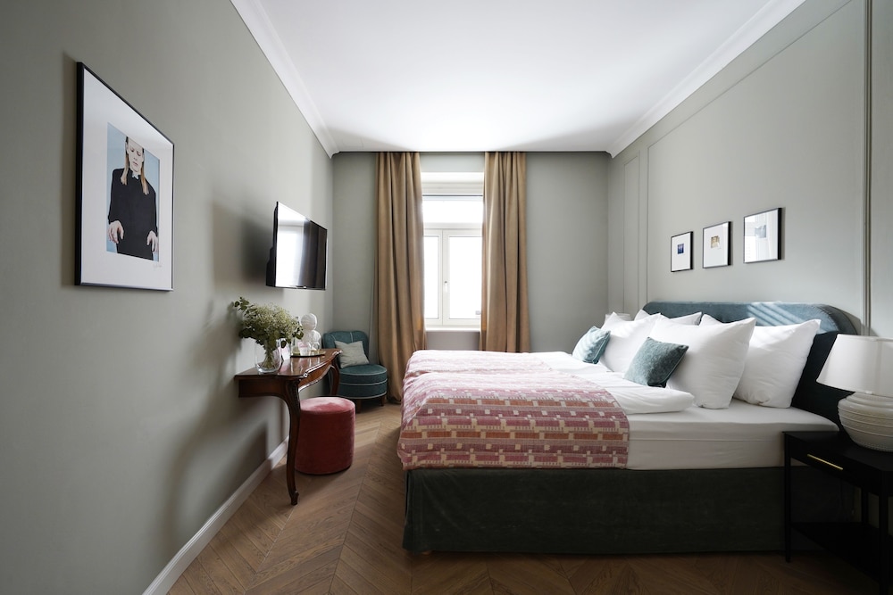 Medium Room - Photo 1