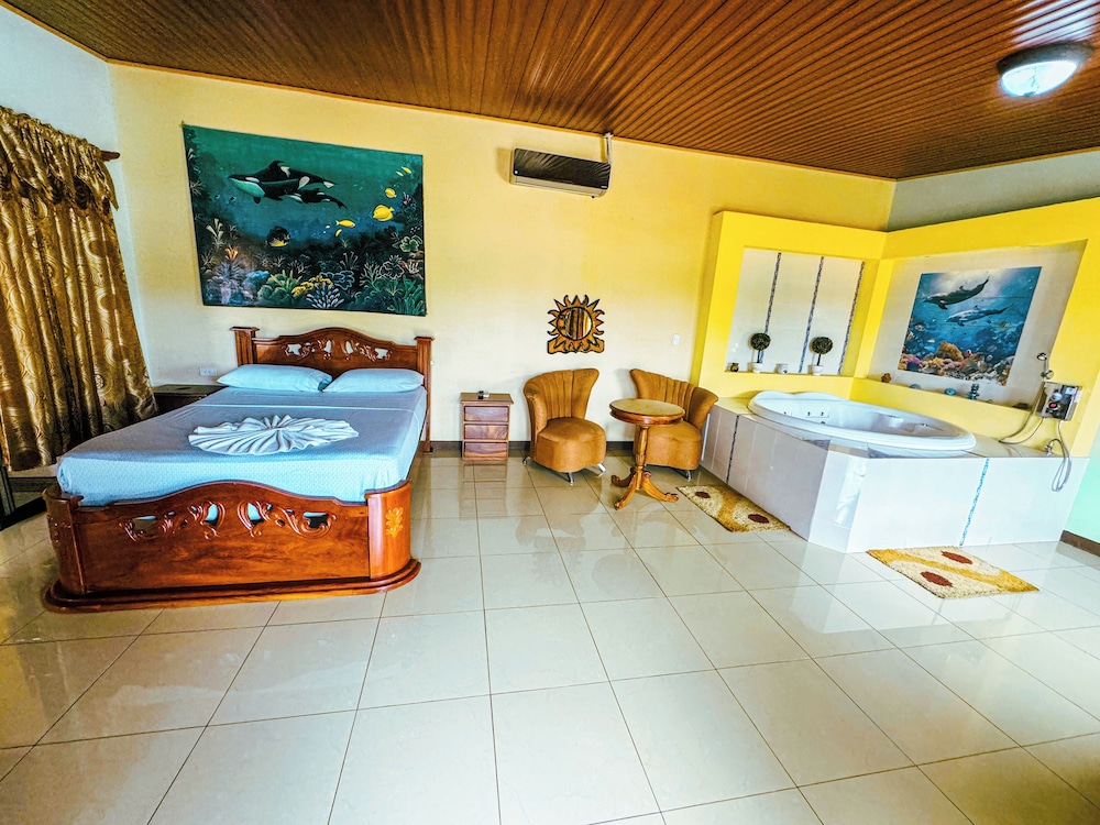 Deluxe Suite photo 1