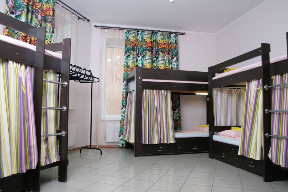 Bed in 8-beds mixed dormitory photo 3