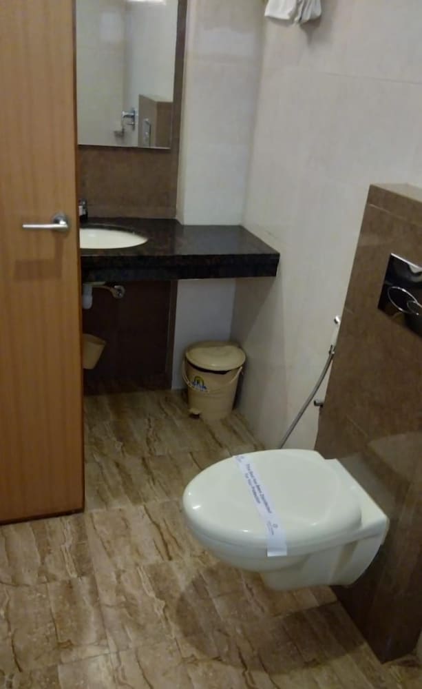 Comfort Room - Photo 2