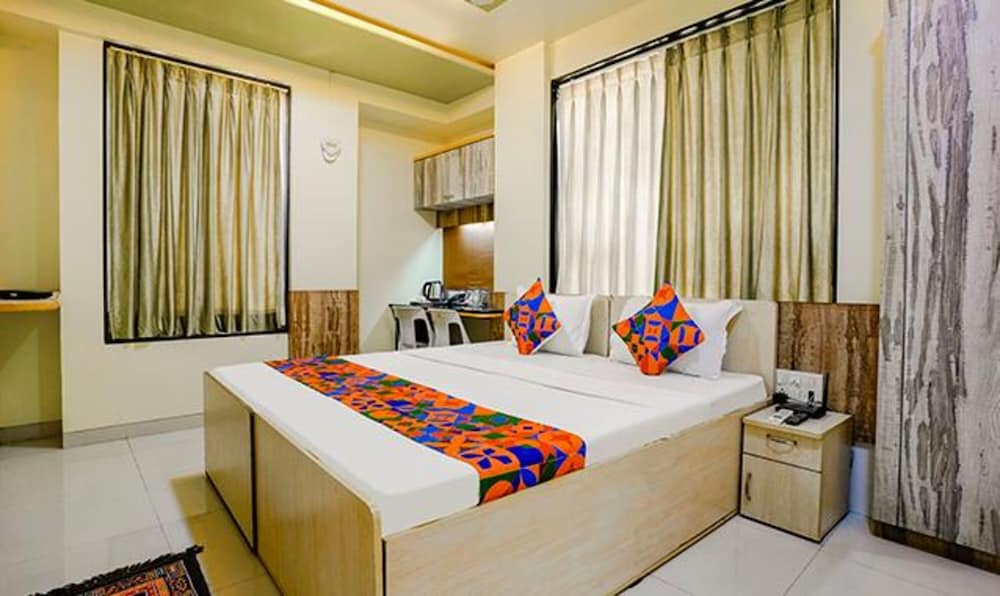 Deluxe Room - Photo 1