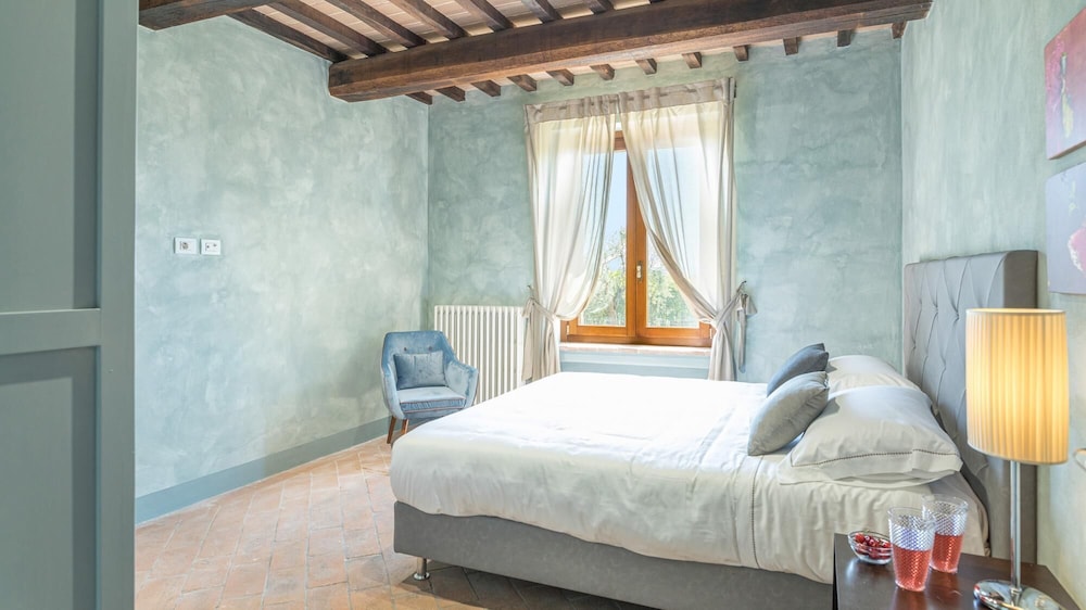Villa photo 3