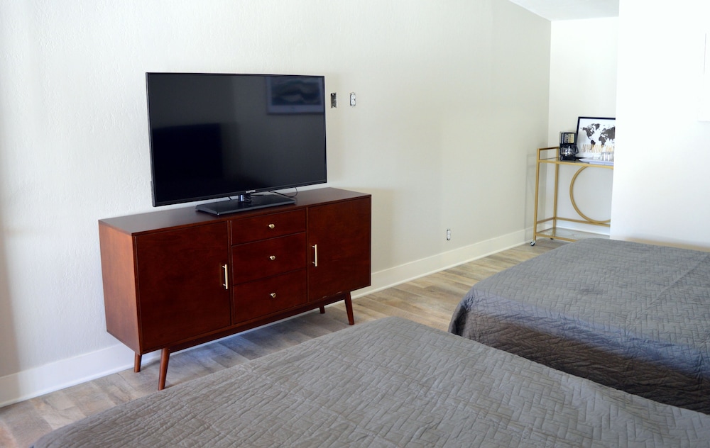 Standard Room, 2 Double Beds photo 3