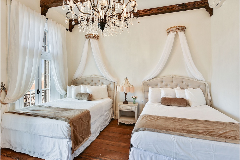 Burgundy Room