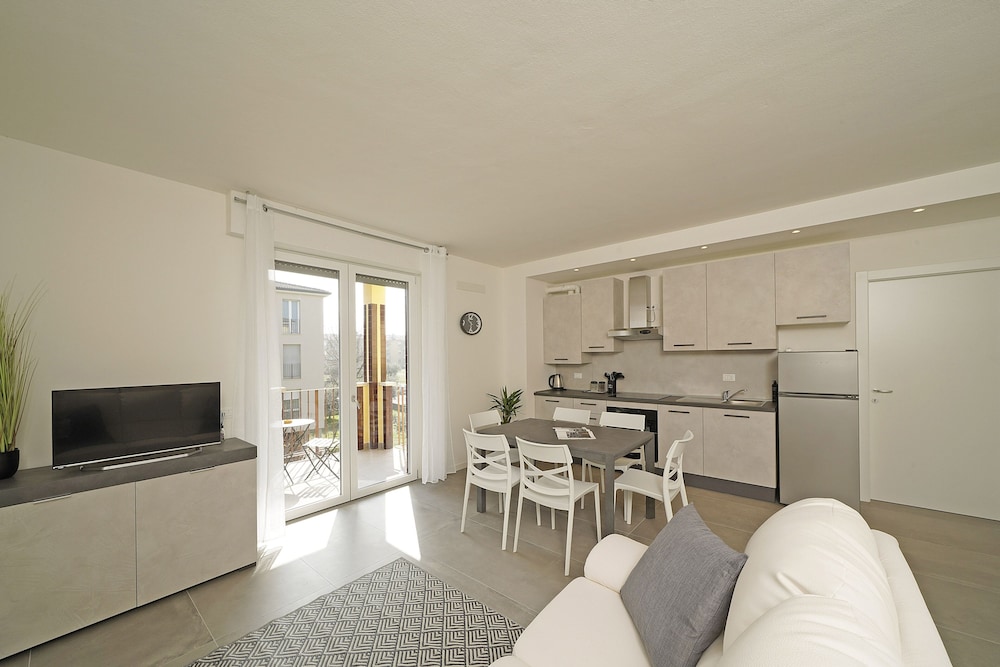 Apartment, Balcony