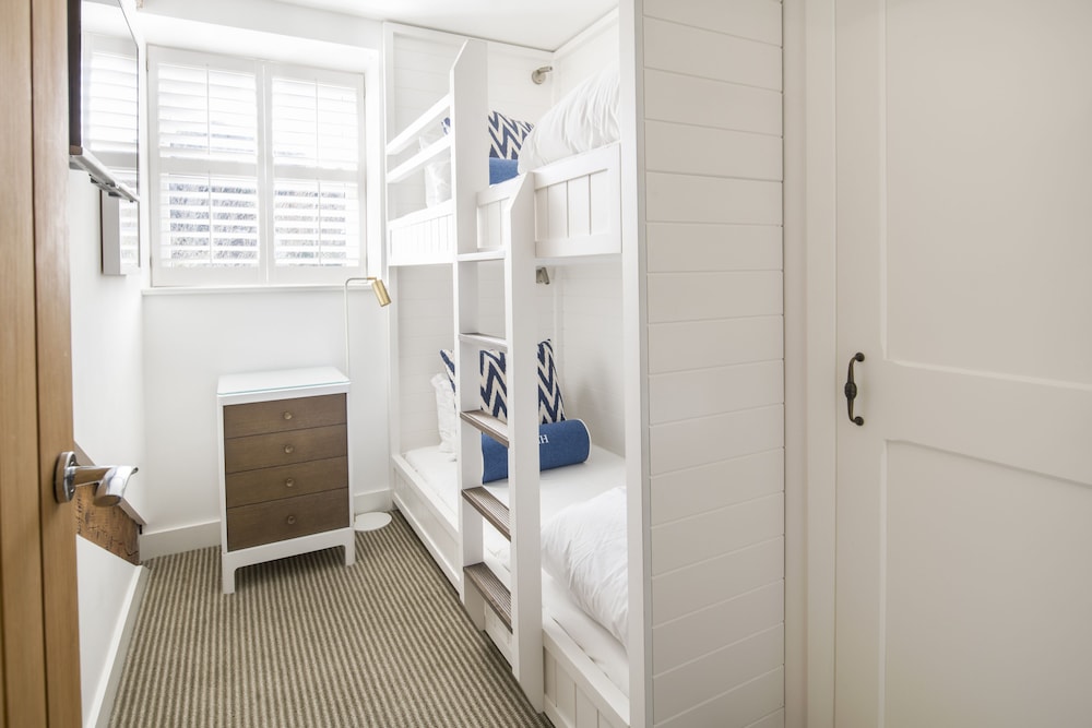 Family Room, Multiple Beds, Sea View photo 2