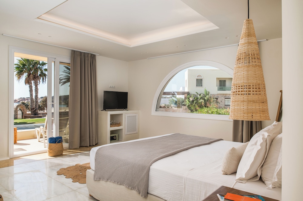 Finikas Sea View Suite With Private Pool