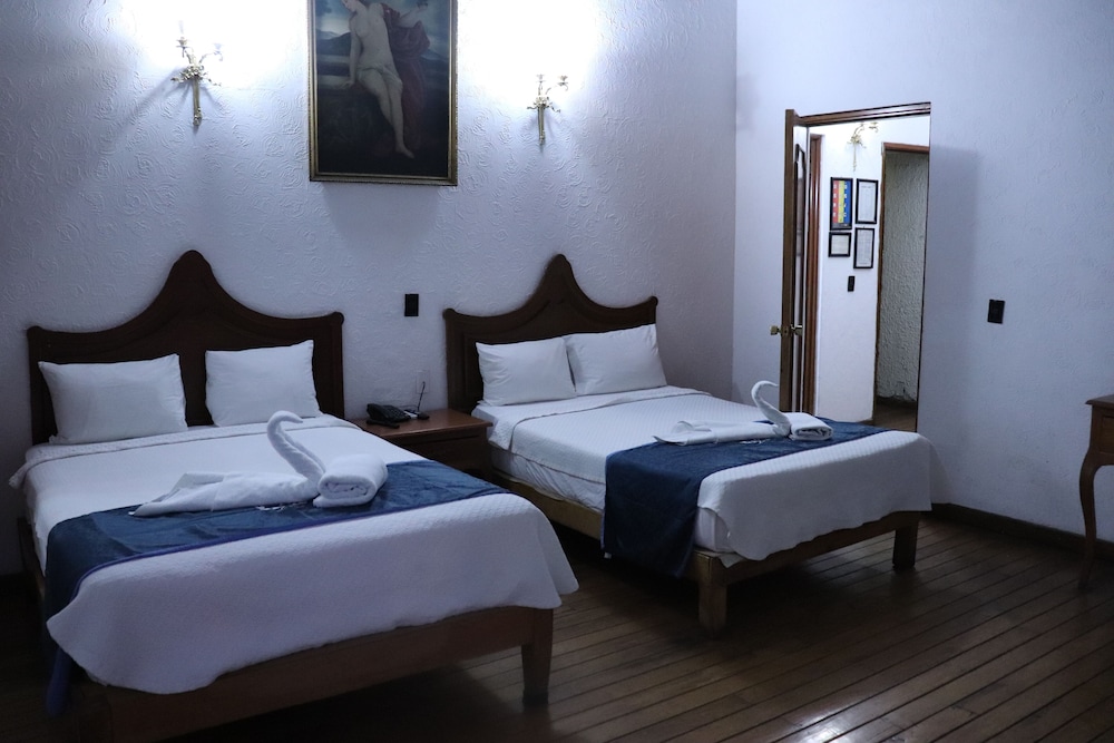 Executive Suite - Photo 1