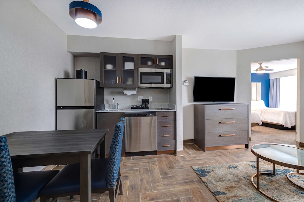 Suite, 2 Double Beds, Accessible, Bathtub - Photo 12