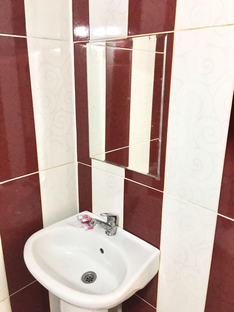 Basic Triple Room photo 2
